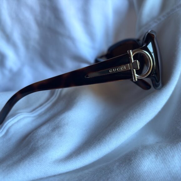 Gucci Black Women's Sunglasses - Picture 6 of 11